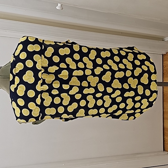 NWOT SOHO Jeans sleeveless button down  navy blue with lemons, pockets Sz L - Picture 4 of 7